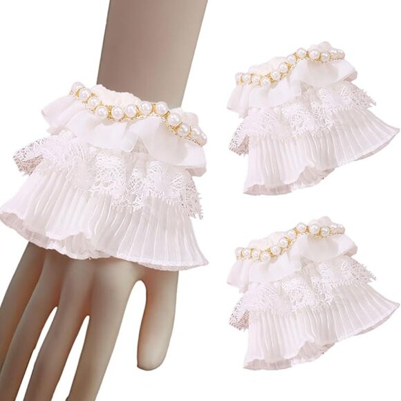 White Pleated Lace Flared Hand Cuffs - Picture 5 of 6